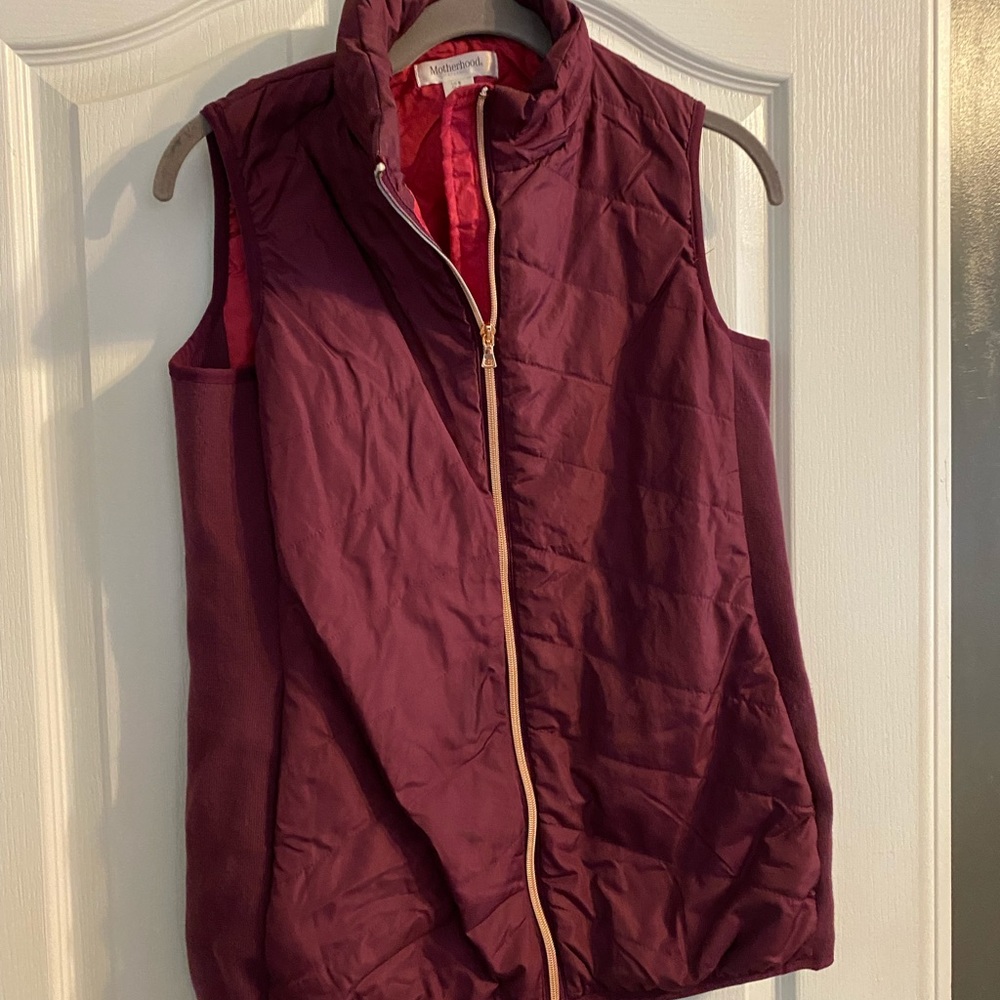 Motherhood Maternity puffy vest